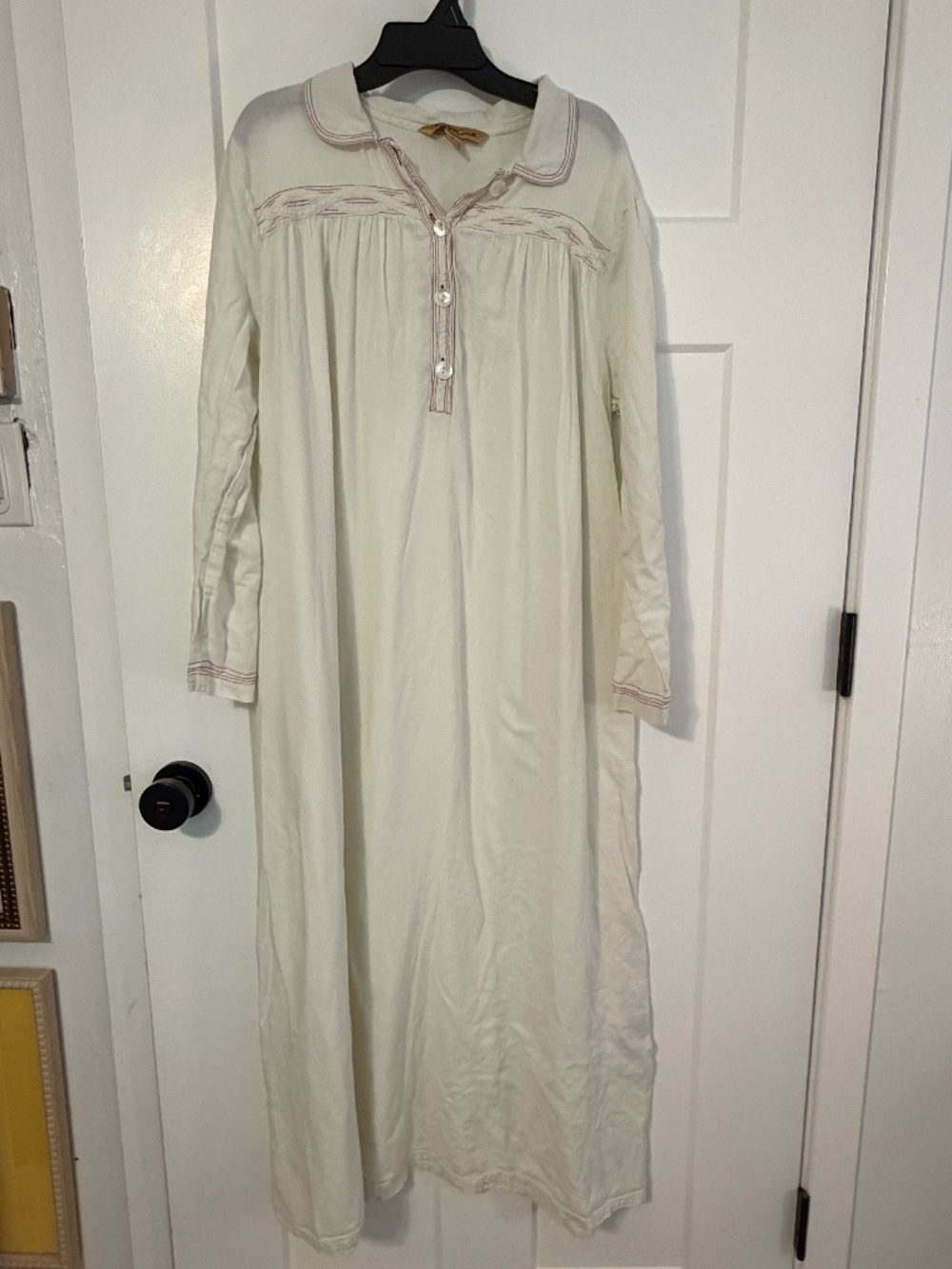 April Cornell 100% Cotton Long Sleeve Cream Night Gown Red Stitching VTG Med